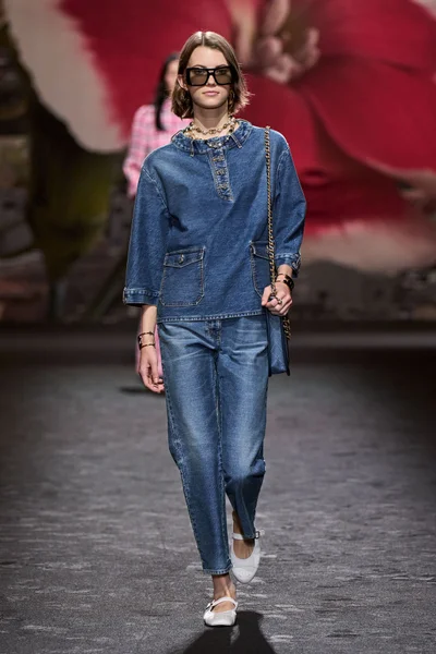 Look 8